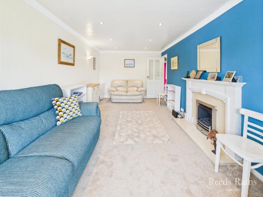 Property photo 3 of 13