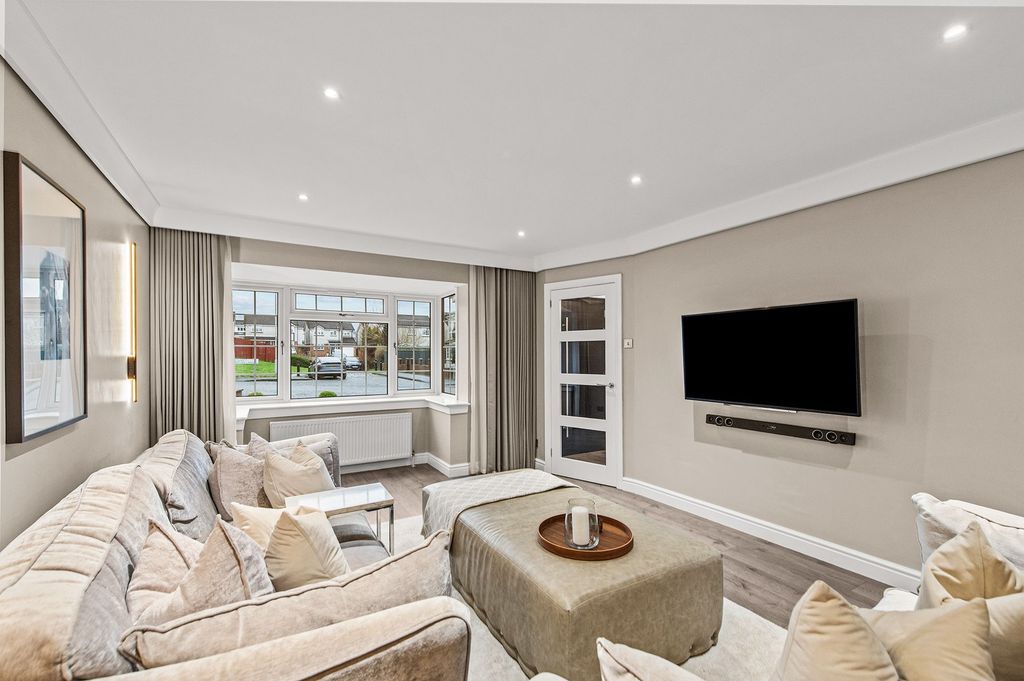 Property photo 3 of 24