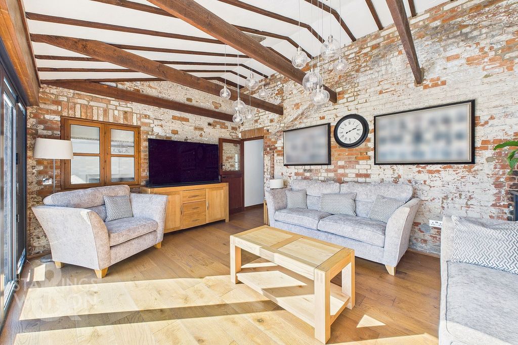 Property photo 3 of 34