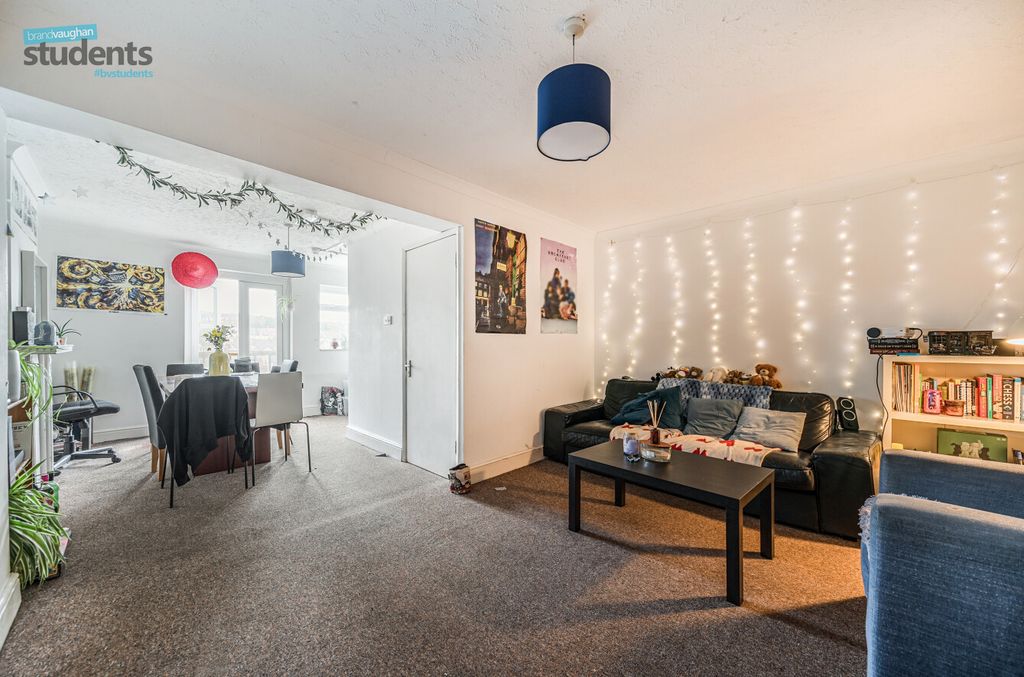 Property photo 1 of 16 8d00F73d-2B0d-49E...