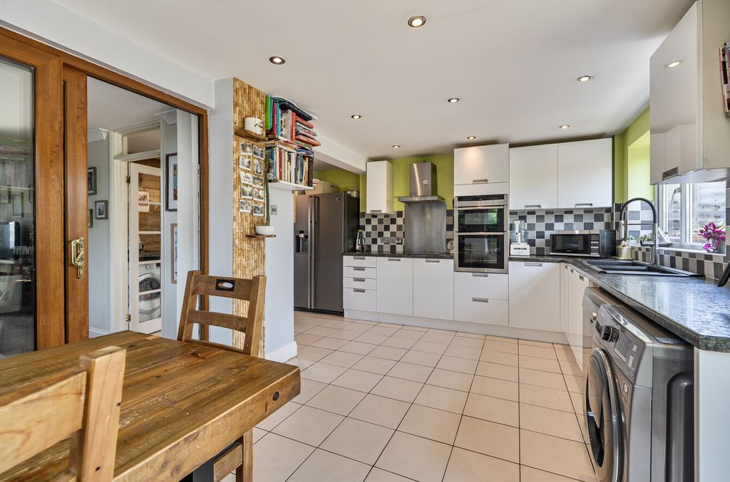 Property photo 3 of 15 147219019