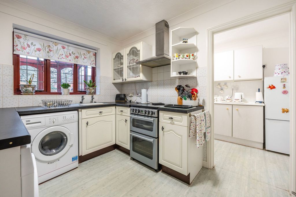 Property photo 3 of 17