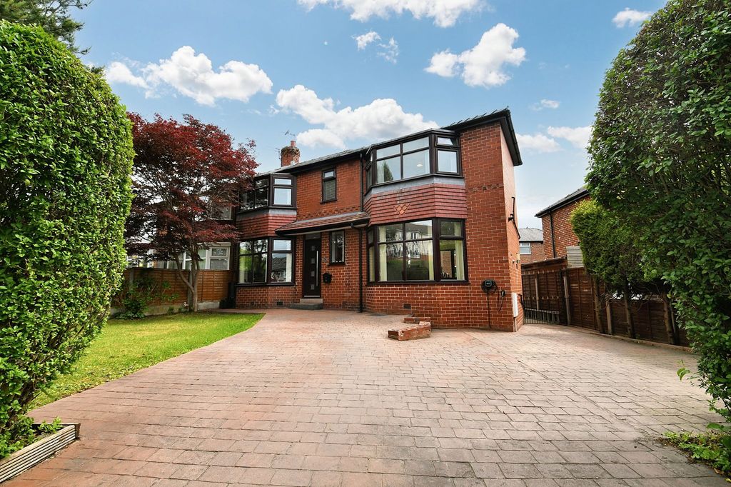 Property photo 1 of 32