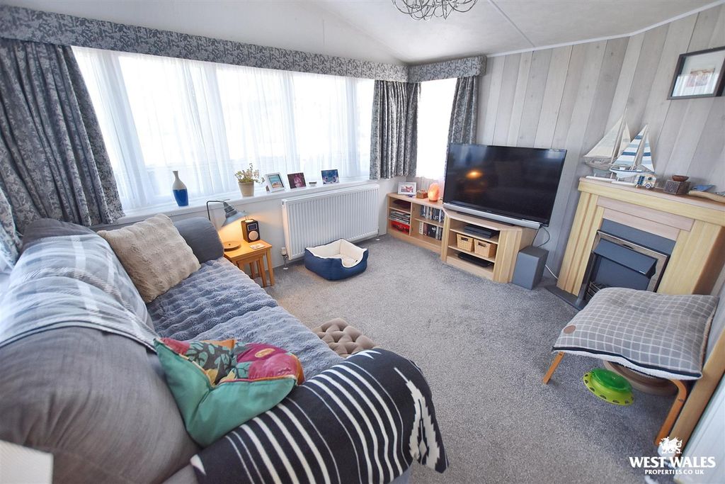 Property photo 2 of 19 7 (7).Jpg
