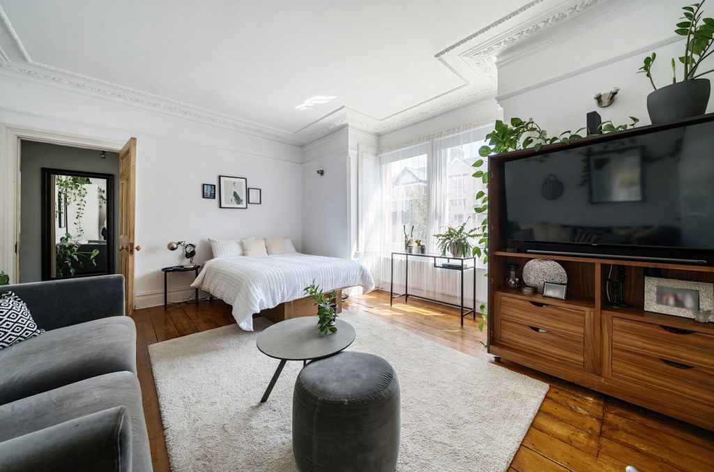 Property photo 2 of 15 Reception Room