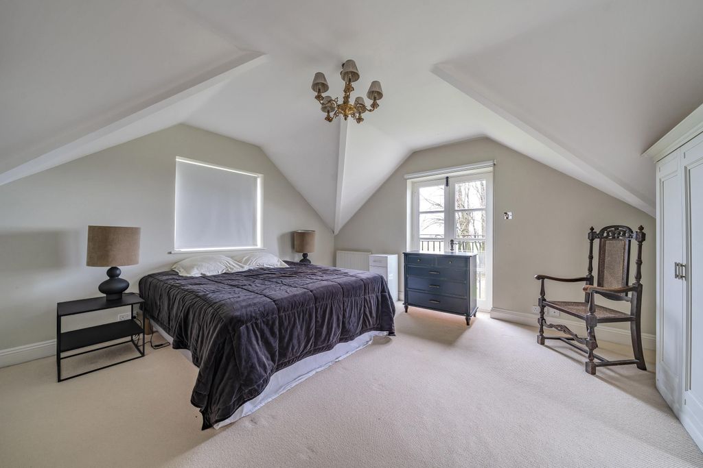 Property photo 1 of 11 Image