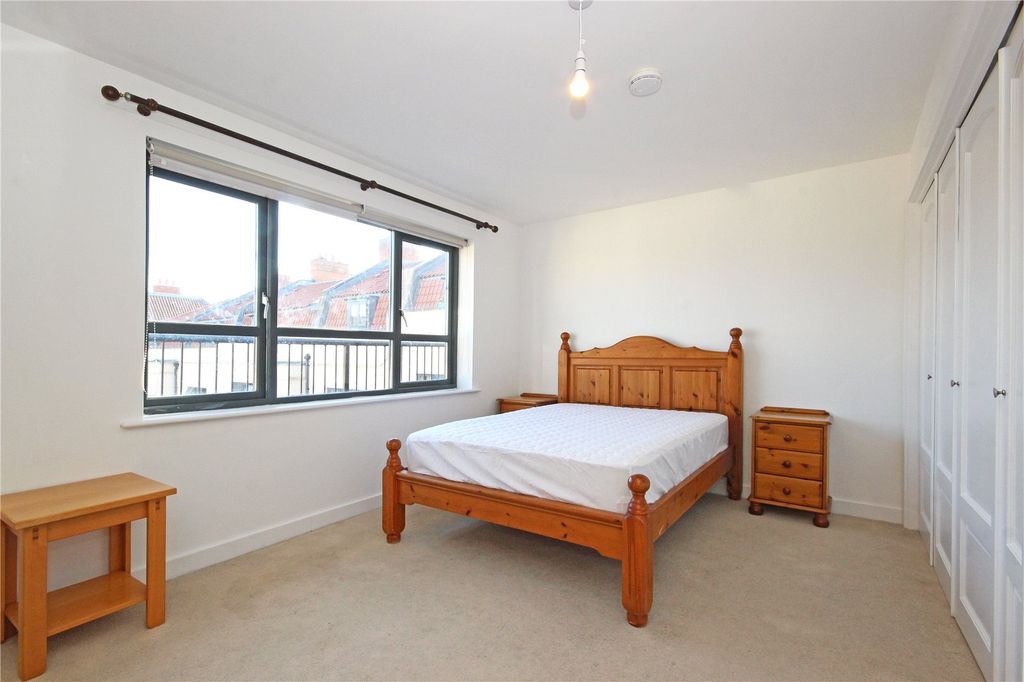 Property photo 2 of 10 Picture No. 12