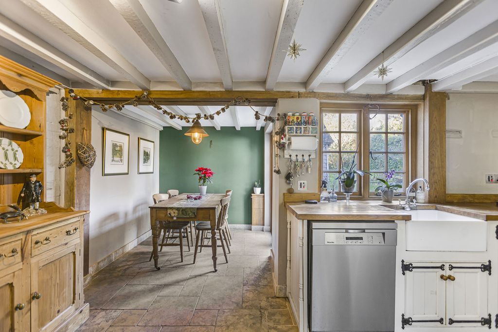 Property photo 3 of 26