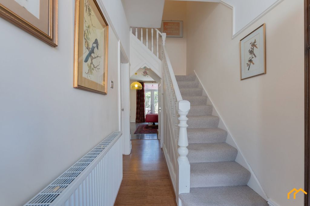 Property photo 2 of 29