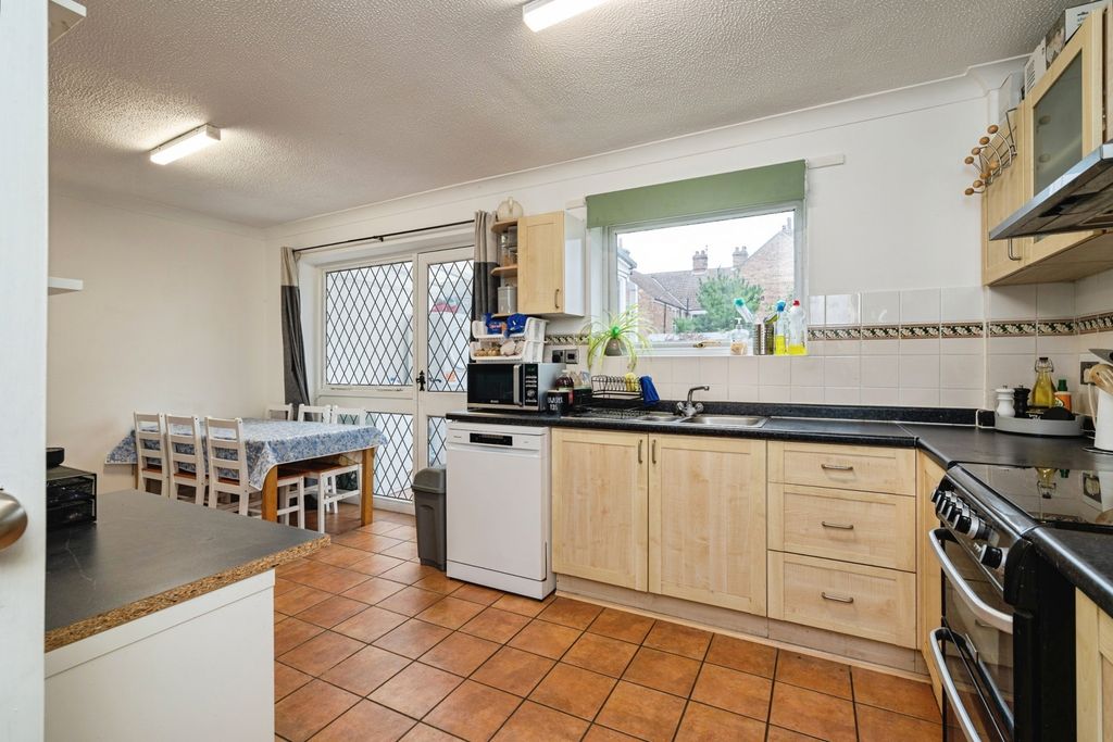 Property photo 2 of 17 Photo