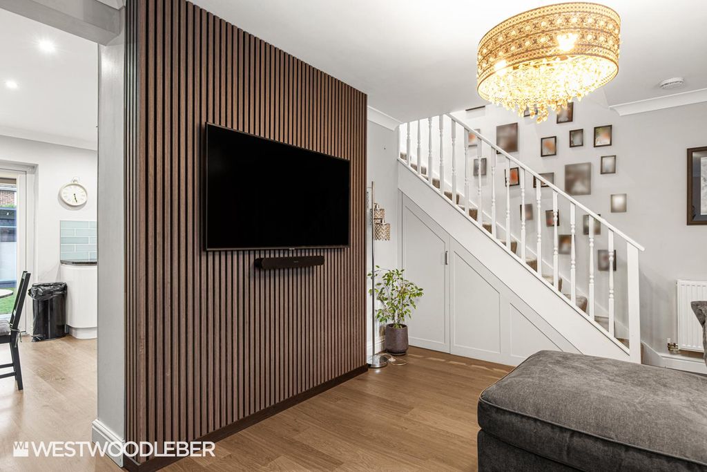 Property photo 3 of 21 Granvillegardens_10.Jpg