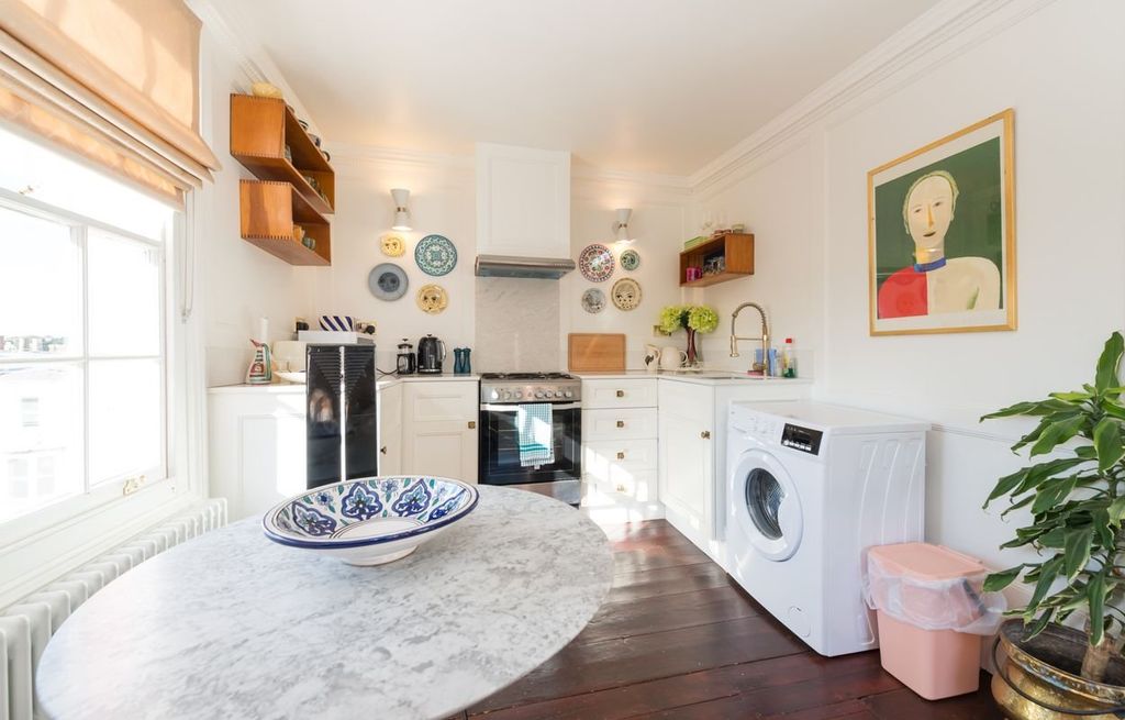 Property photo 3 of 6 Picture 3