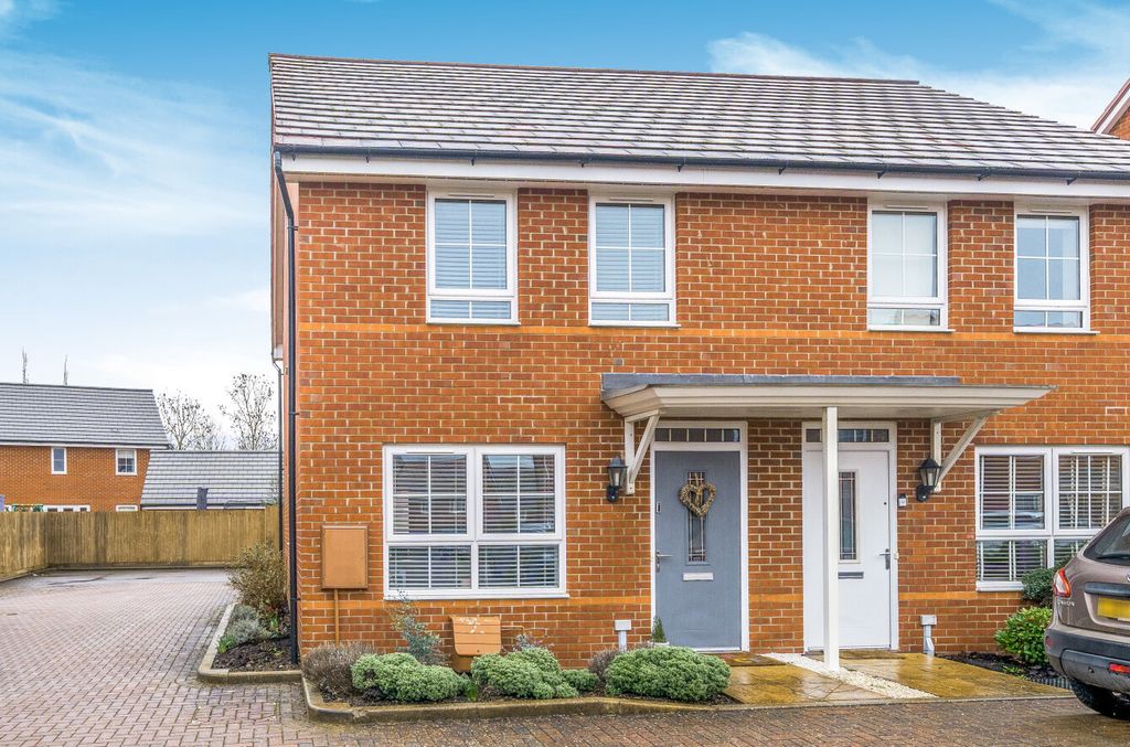 Property photo 1 of 12 1410947-2-698c49c...