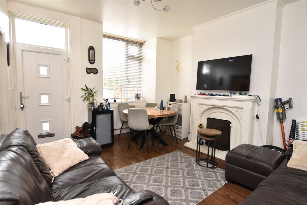 Property photo 2 of 9 Picture No. 12