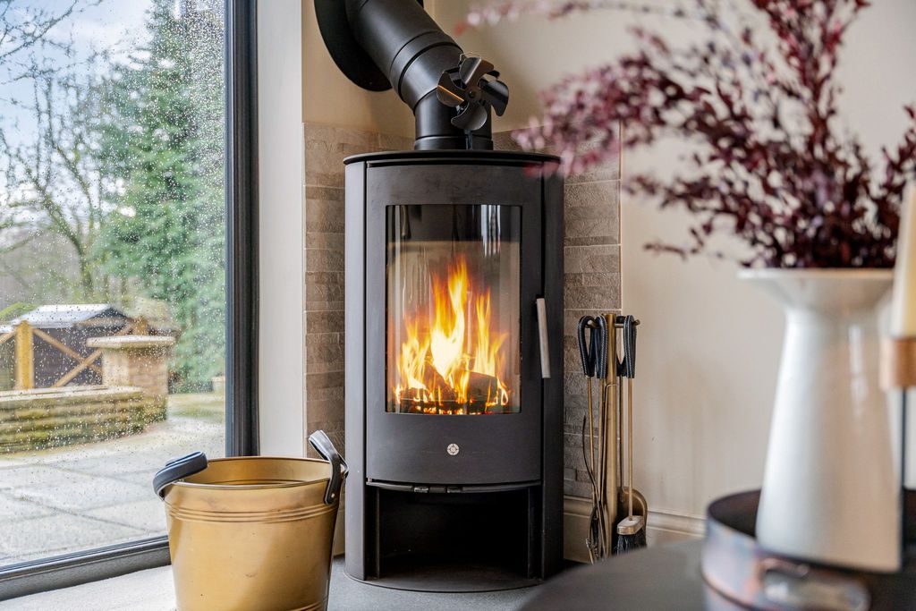 Property photo 3 of 39 Photograph 13