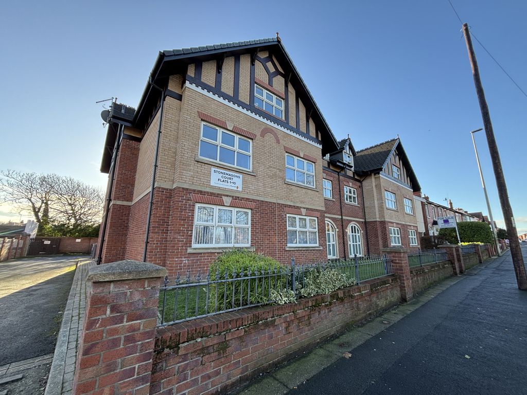 Property photo 1 of 13