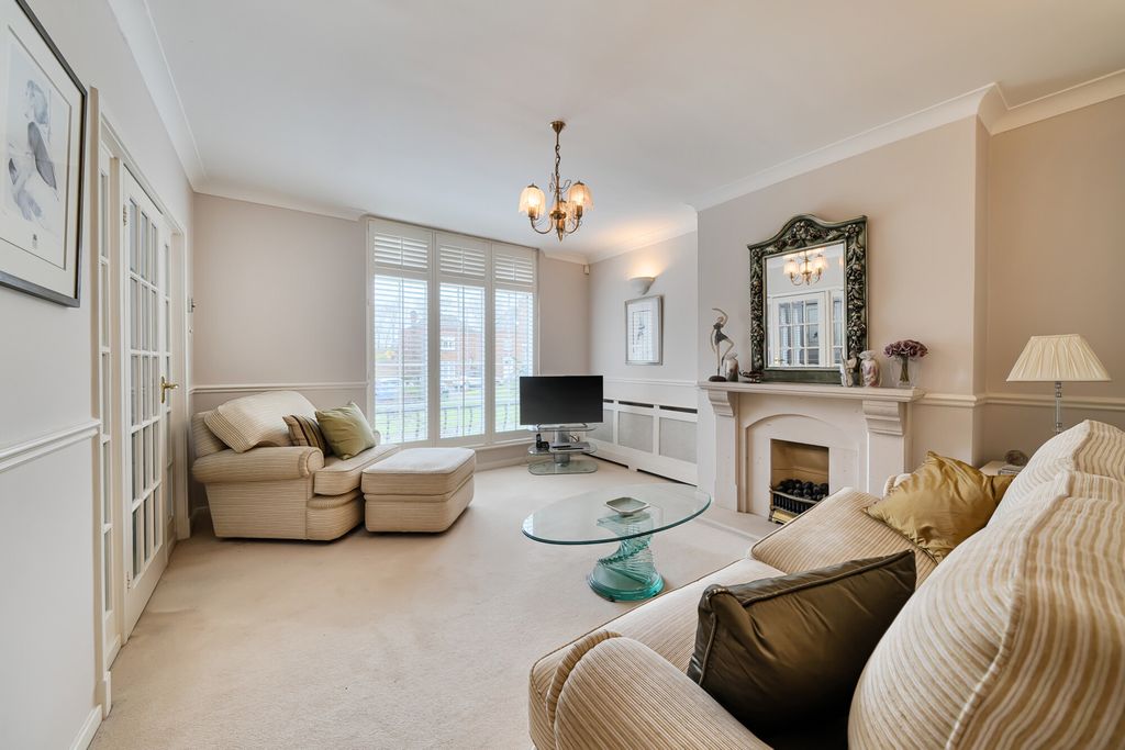 Property photo 2 of 20 1438311-1-69Cce07...