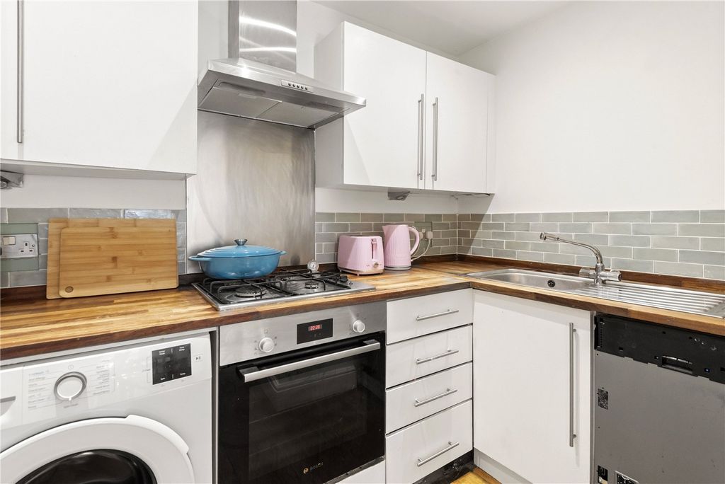 Property photo 2 of 12 Kitchen