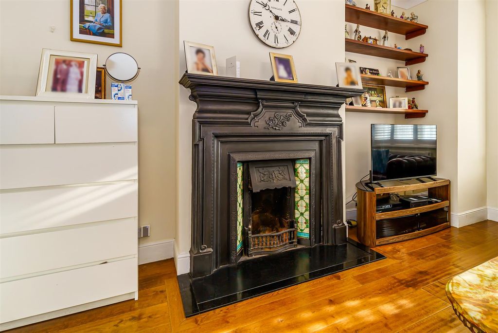 Property photo 3 of 14 Helliwell &amp; Co