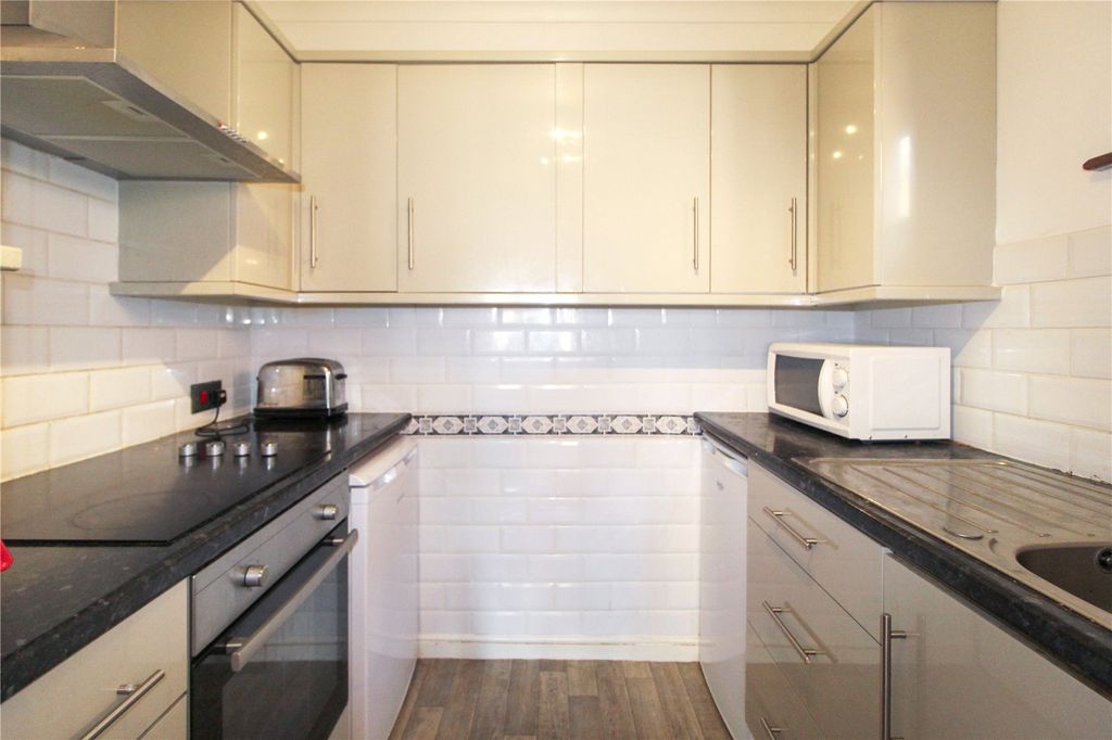 Property photo 3 of 12 Picture No. 04