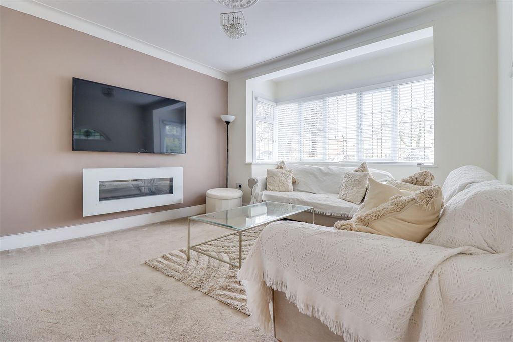 Property photo 2 of 24