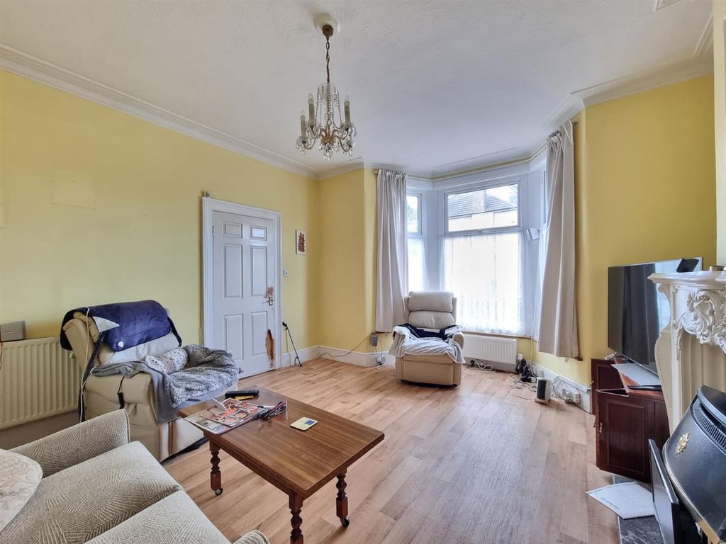 Property photo 2 of 21