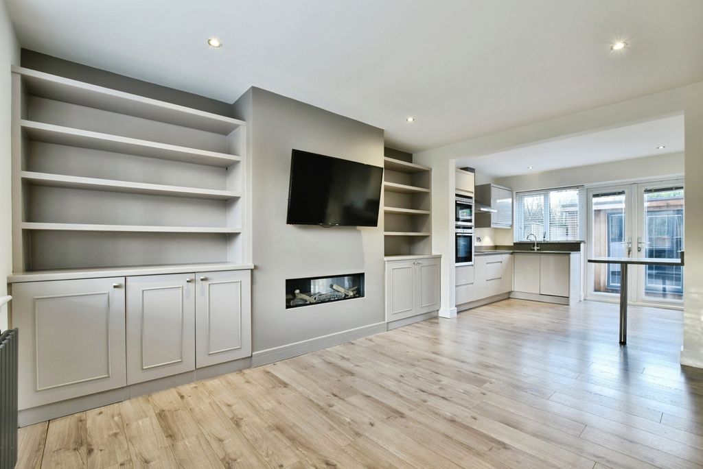 Property photo 2 of 19 Pbox-Img.Jpg