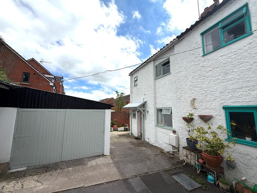 Property photo 1 of 17 Front.Jpg