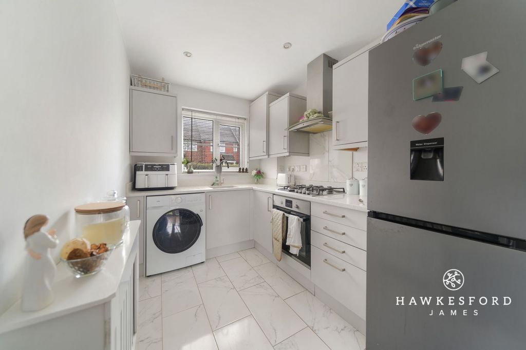 Property photo 3 of 14 Barnfields Court, Sittingbourne - Kitchen