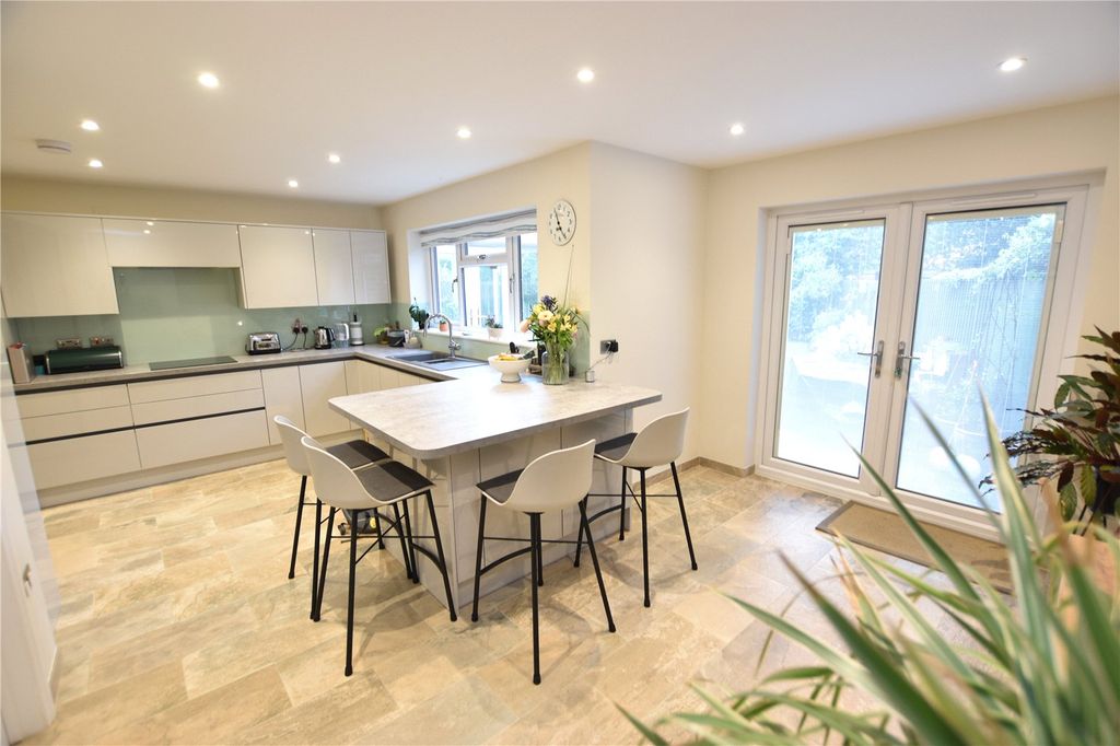 Property photo 2 of 16 Picture No. 35