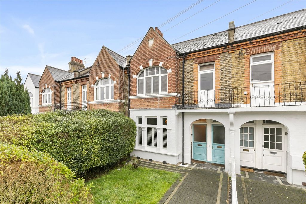 Property photo 2 of 8 Picture No. 11