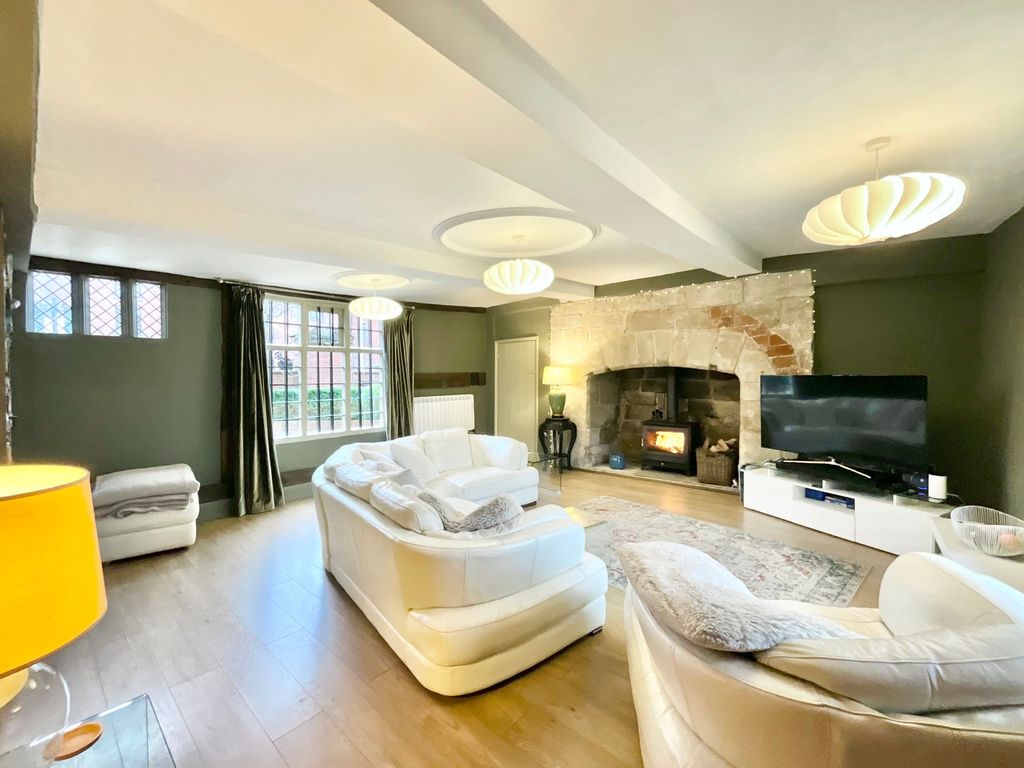 Property photo 2 of 38