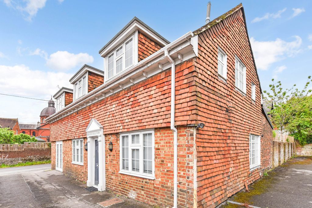 Property photo 2 of 12
