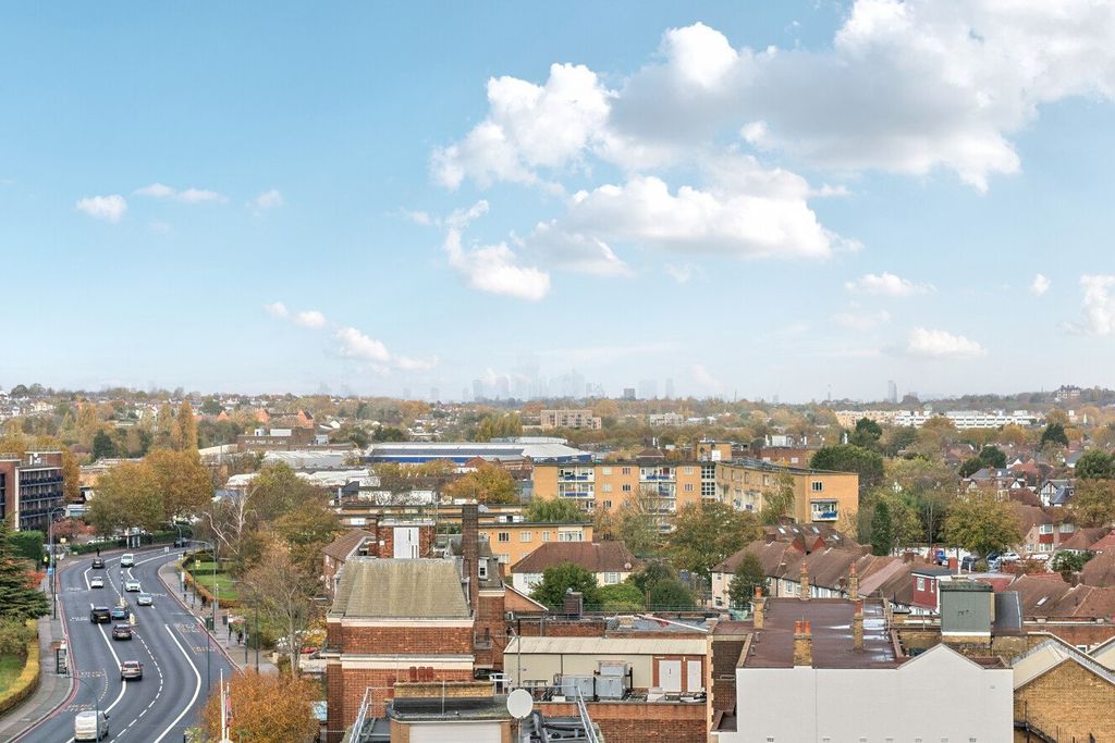 Property photo 2 of 15 Picture No. 16