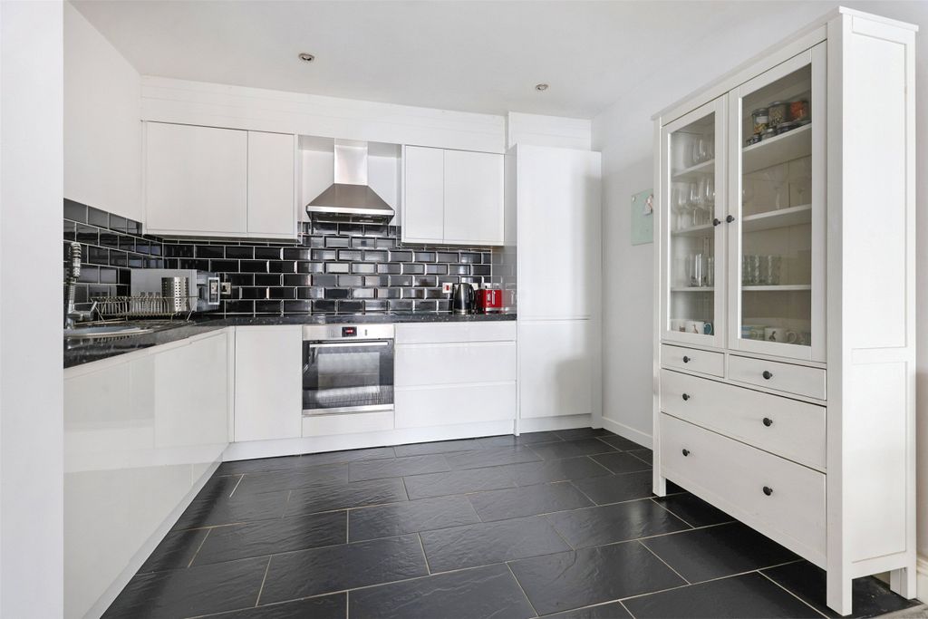 Property photo 2 of 8 Picture No. 03