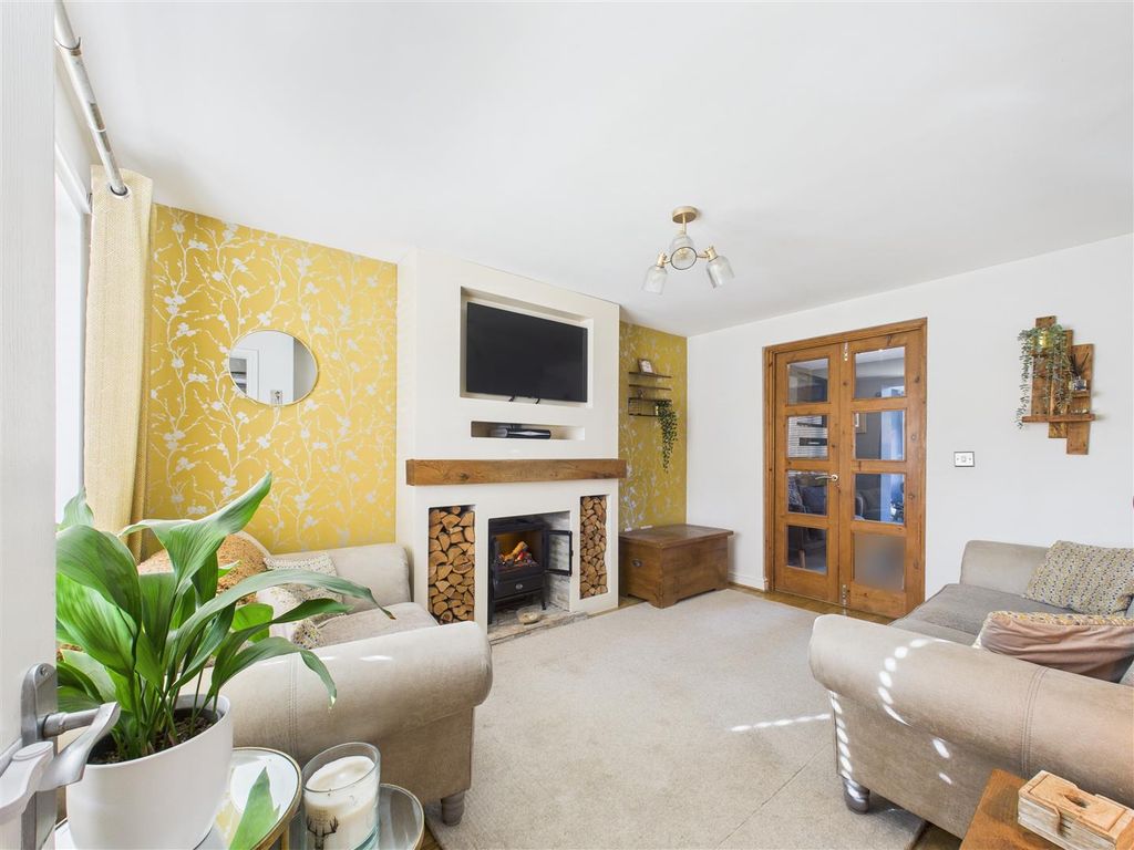 Property photo 2 of 18 Cam05451G0-Pr0071-Still020.Jpg