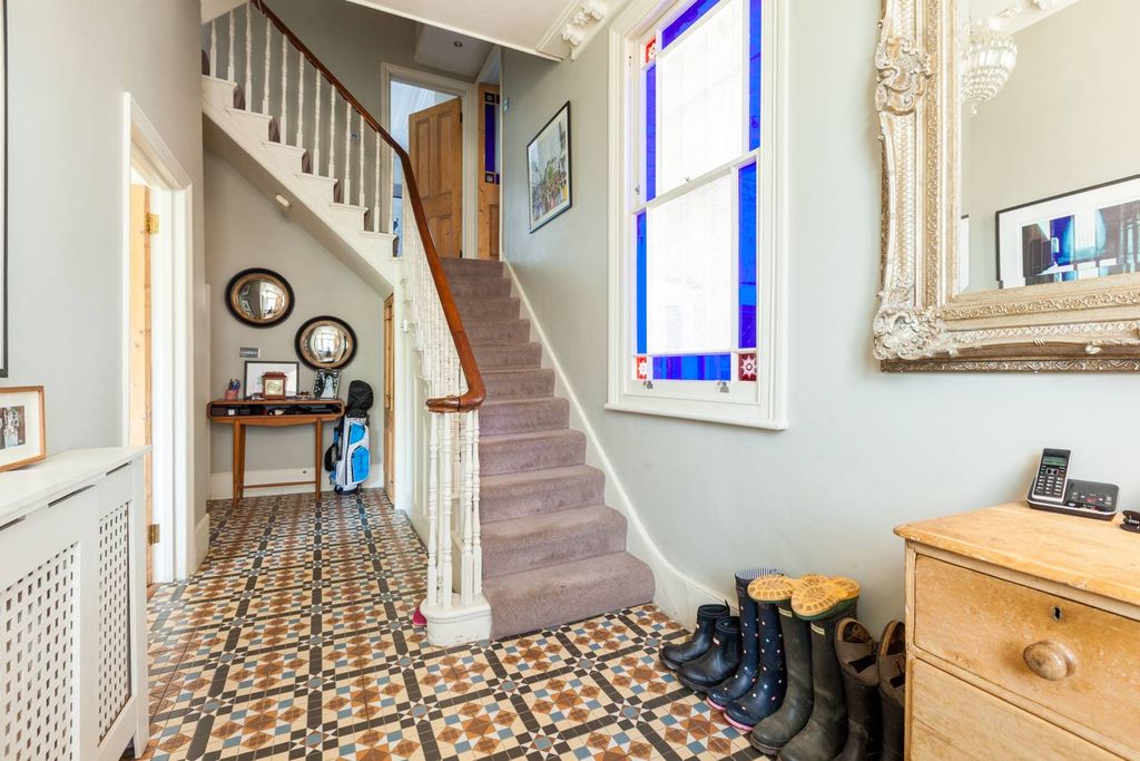 Property photo 1 of 23