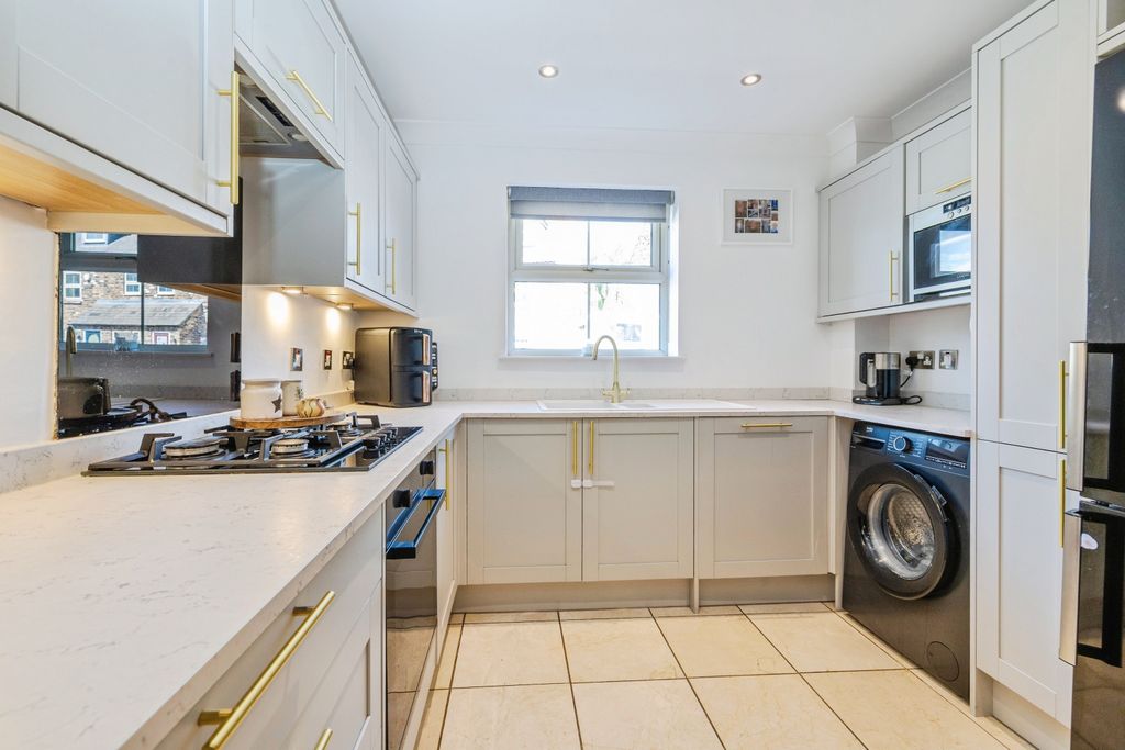 Additional image 6 of 4 bed semi-detached house for saleHodson Close, Skellingthorpe LN6