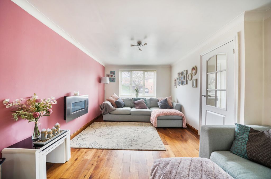 Property photo 3 of 25 1396994-17-696E3B...