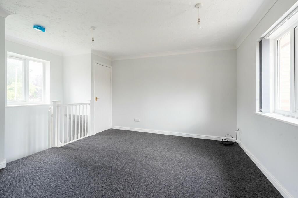 Property photo 2 of 8 Lounge