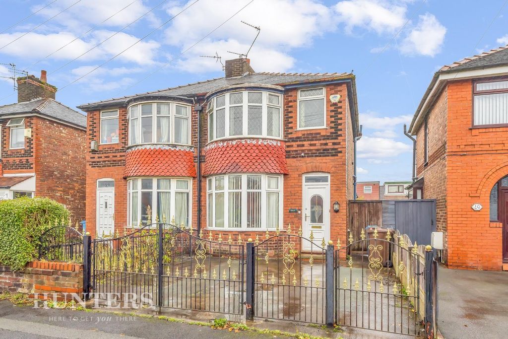 Property photo 1 of 19 118 Kew Road (21).Jpg