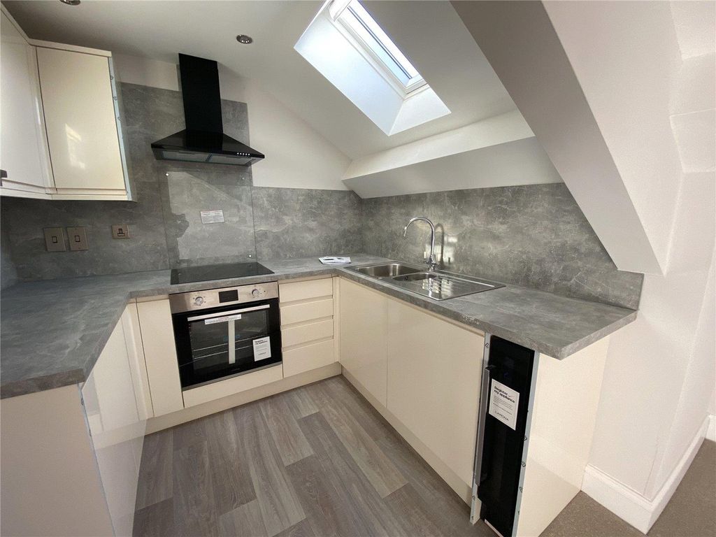 Property photo 2 of 13 Image