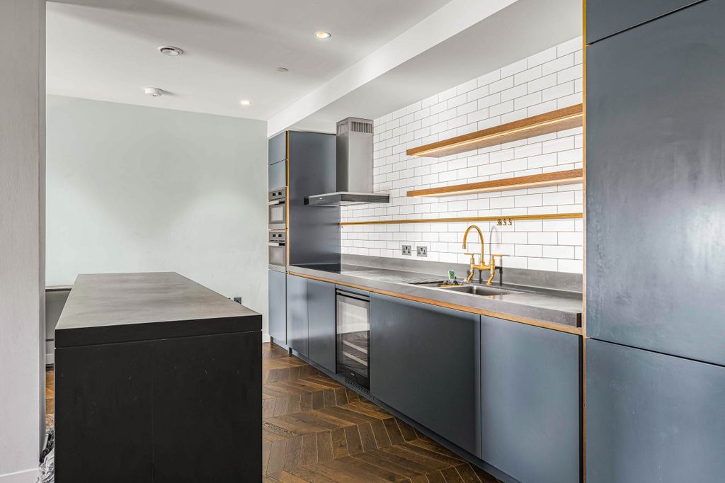 Property photo 3 of 27