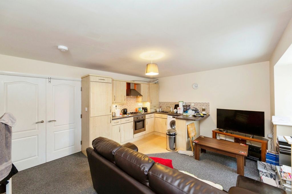 Property photo 2 of 16