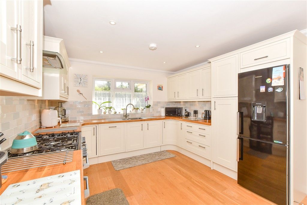 Property photo 1 of 18 Kitchen/Dining Room