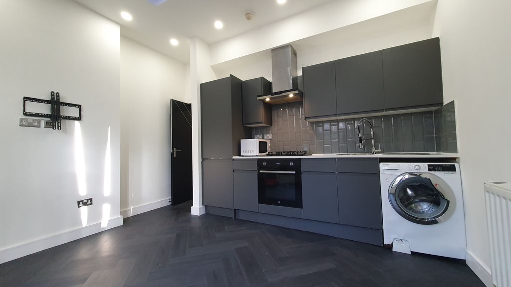 Property photo 3 of 13 Gallery