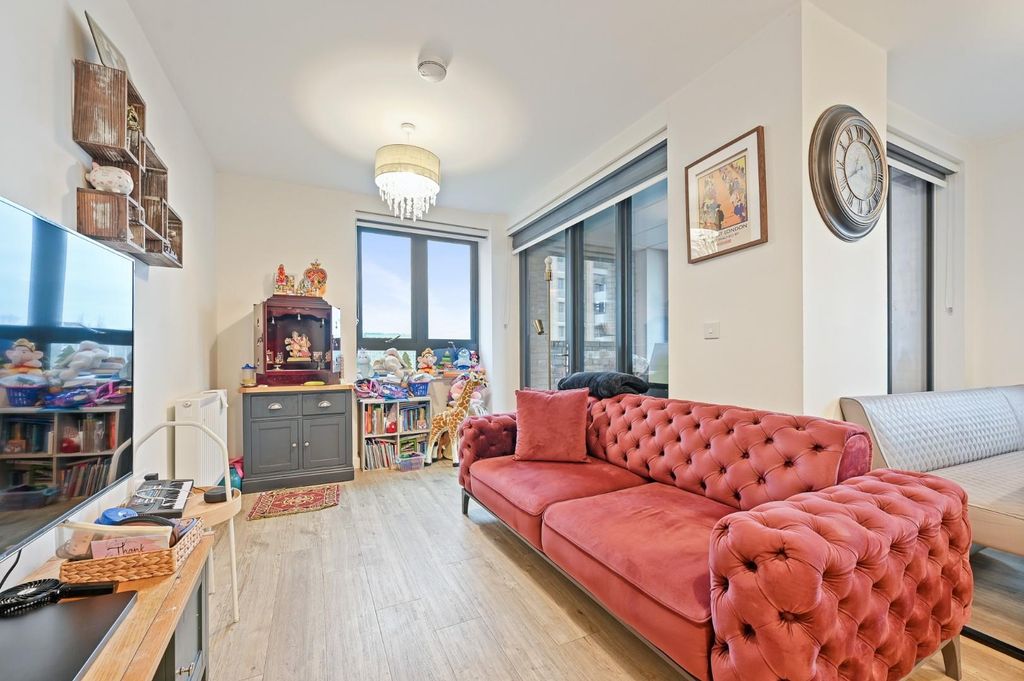 Property photo 3 of 11