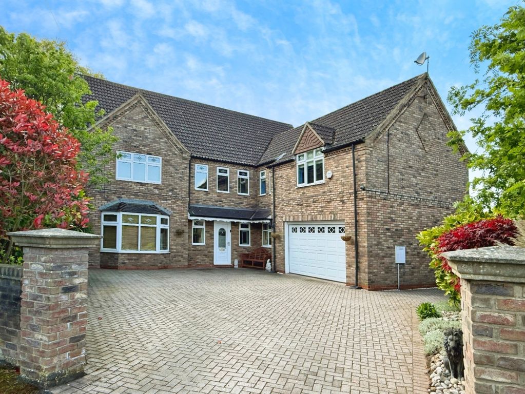 Property photo 2 of 25 4569574