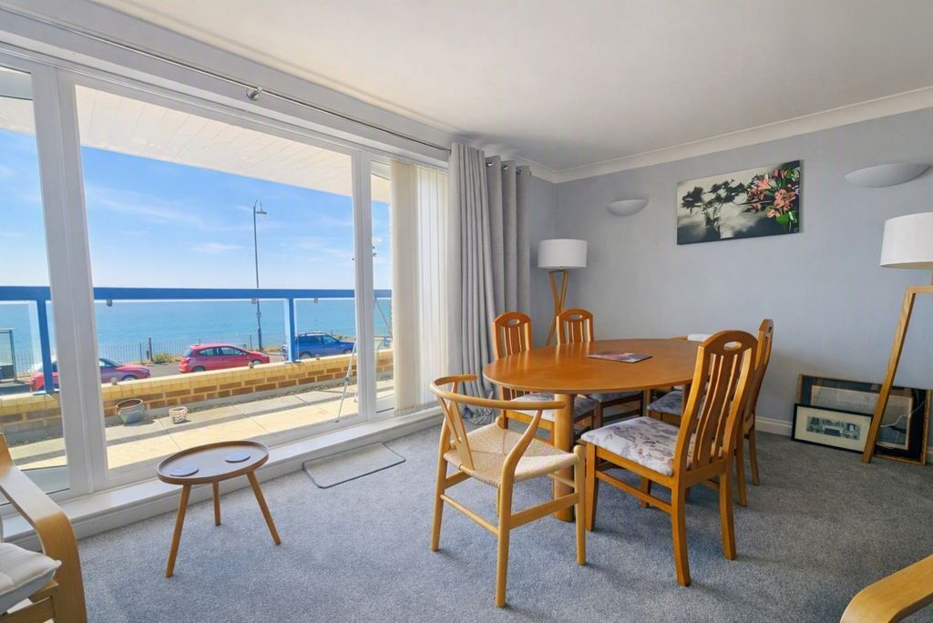 Property photo 2 of 19 Lounge/ Dining Room