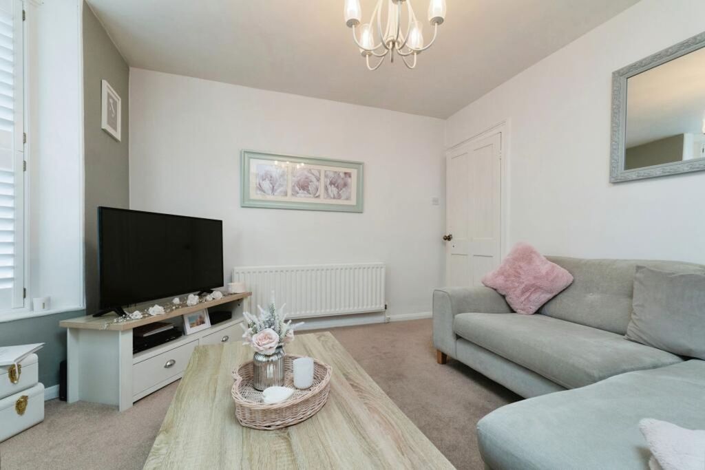 Property photo 3 of 12